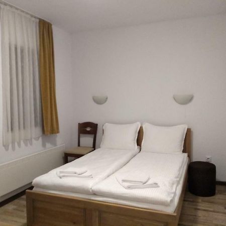 Guesthouse White Margarit Melnik  Exterior foto