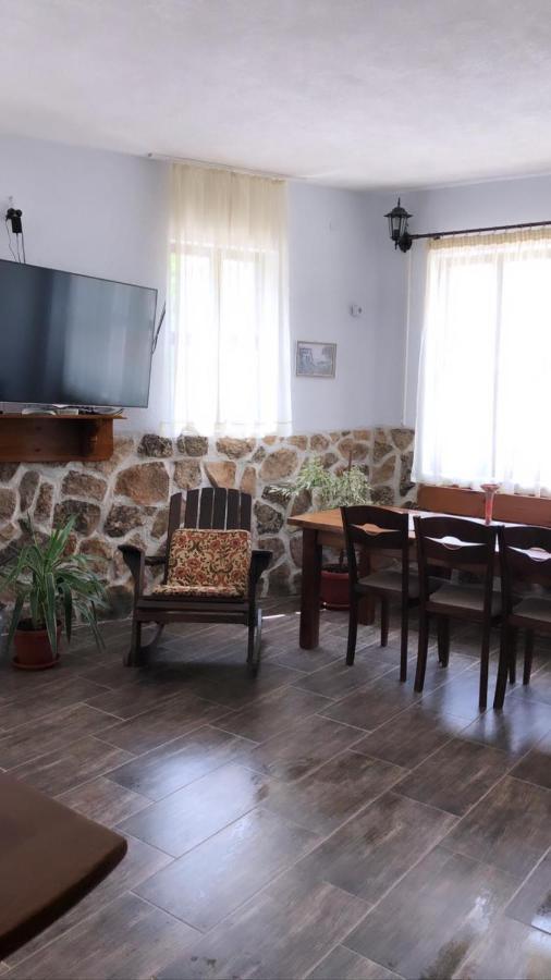 Guesthouse White Margarit Melnik  Exterior foto