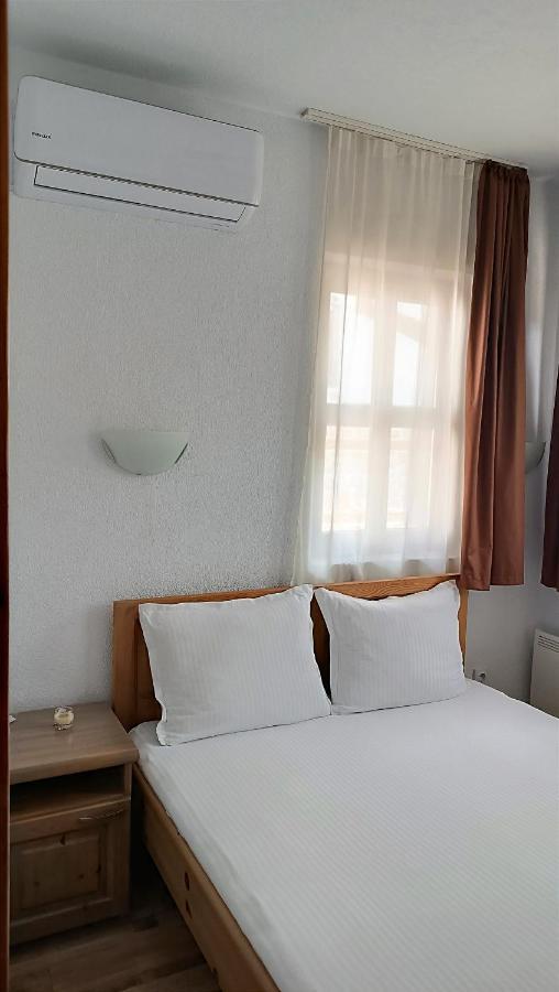 Guesthouse White Margarit Melnik  Exterior foto