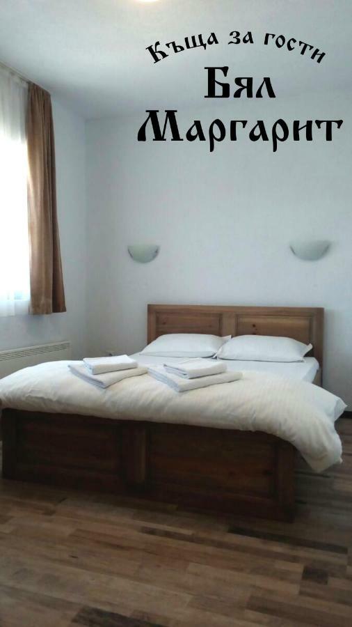 Guesthouse White Margarit Melnik  Exterior foto