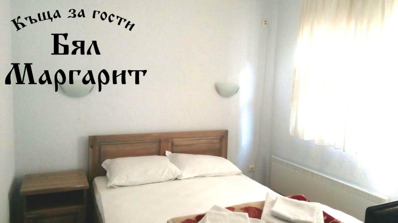 Guesthouse White Margarit Melnik  Exterior foto