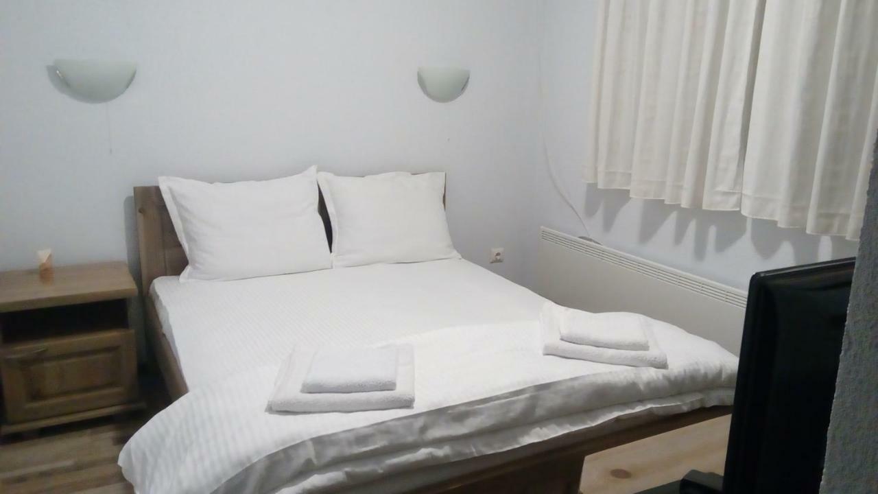 Guesthouse White Margarit Melnik  Exterior foto