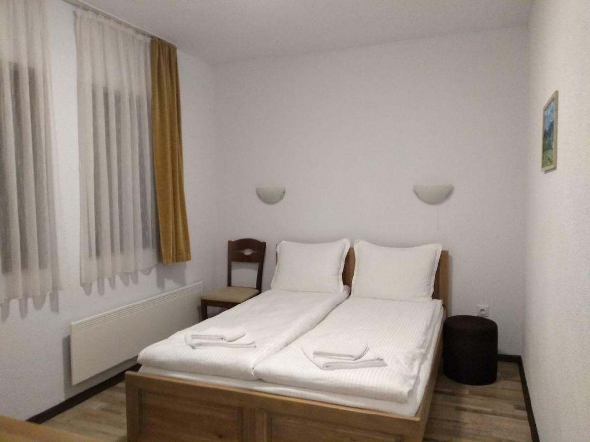 Guesthouse White Margarit Melnik  Exterior foto