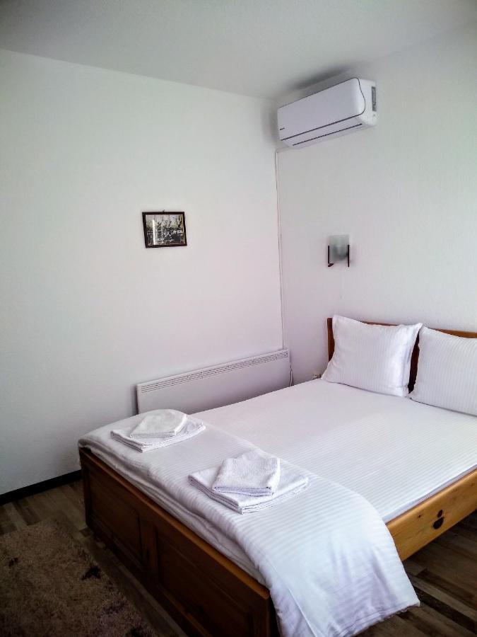Guesthouse White Margarit Melnik  Exterior foto