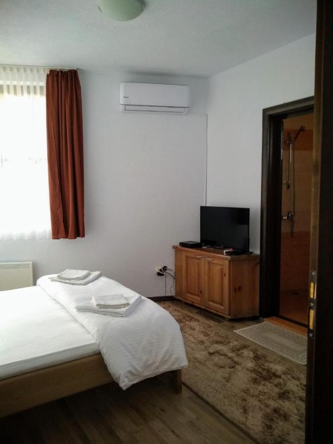 Guesthouse White Margarit Melnik  Exterior foto