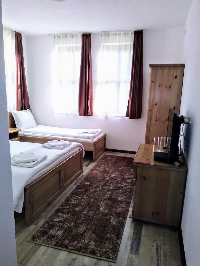 Guesthouse White Margarit Melnik  Exterior foto